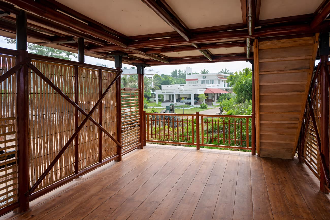 Machaan — elevated platform from ground level